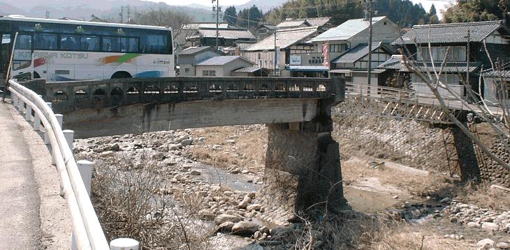 途中までの橋