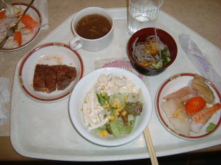 サラダ・フカヒレスープ・蕎麦・寿司・サーロインステーキ