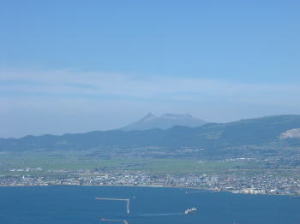 函館山上から駒ケ岳を望む