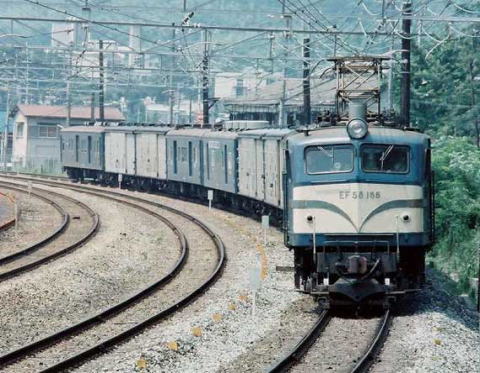 EF58牽引荷物列車