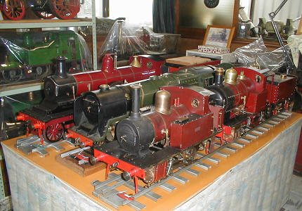 主にイギリススタイルの機関車が多い