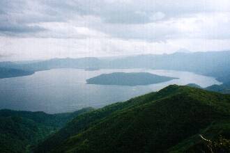 藻琴山山頂から見た屈斜路湖