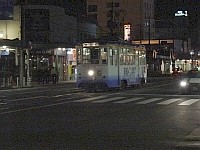 函館市内を走る路面電車2