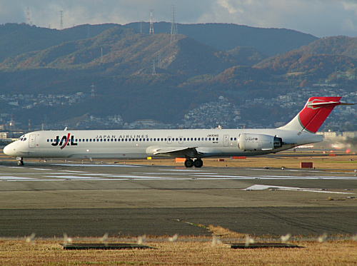 日本航空 　MD-90（JA004D）