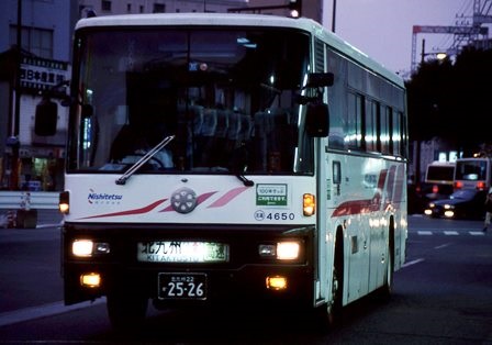 西鉄高速バス、なかつ号。久留米駅.jpg