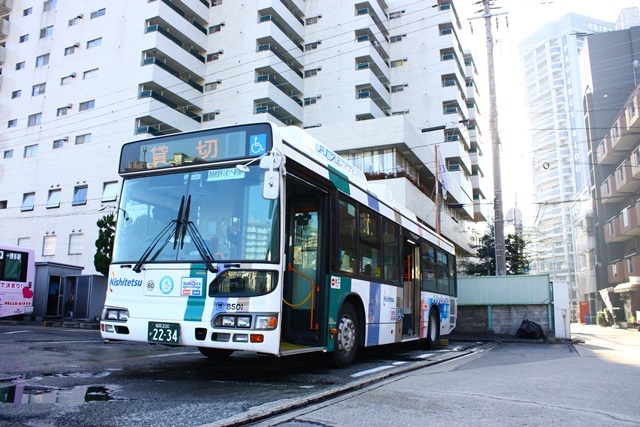 博多営業所8501号車（日野ブルーリボン　ノンステップハイブリットバス／2011年式／LJG-HU8JMGP ）