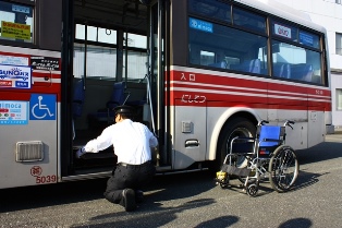 西鉄バスの車椅子対応。5039号車