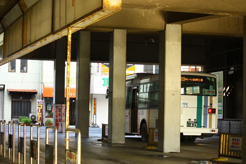 西鉄バス8403,めんべい添田町工場,後藤寺.JPG