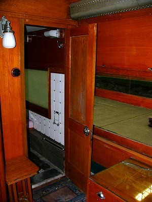 ☆公務車　ＧＷ９７３４９　１人用個室寝台