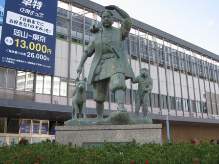 桃太郎の石像