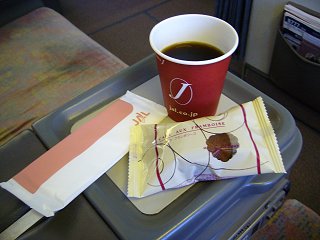 JAL1165便のクラスJ茶菓