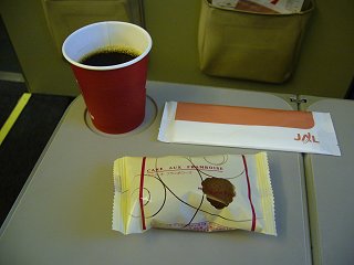 JAL1922便のクラスJ茶菓