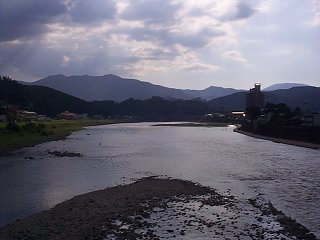 人吉橋からみた球磨川