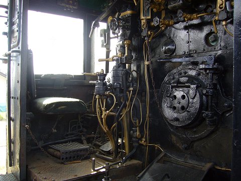 蒸気機関車の運転席