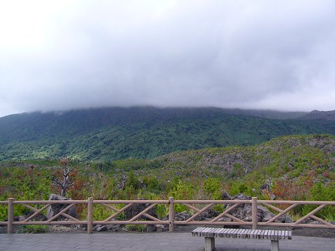 有村溶岩展望所から見た南岳