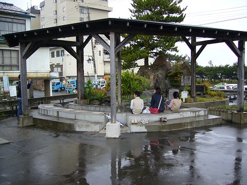 浅虫温泉駅前の足湯