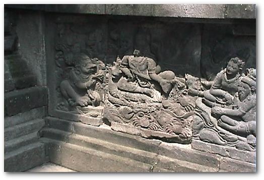 プランバナン寺院のラーマーヤナ レリーフ(1)「ヴィシュヌ神」(ユネスコ世界遺産)：ジャワの寺院：インドネシア
