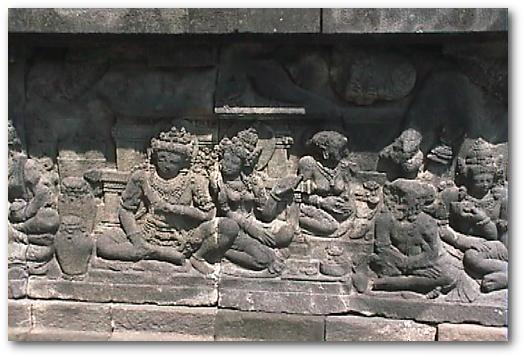 プランバナン寺院のラーマーヤナ レリーフ(2)「ダサラタ王と王妃たち」(ユネスコ世界遺産)：ジャワの寺院：インドネシア