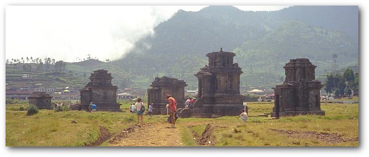 パンダワ寺院群(ディエン高原)：ジャワの寺院(遺跡)：インドネシア