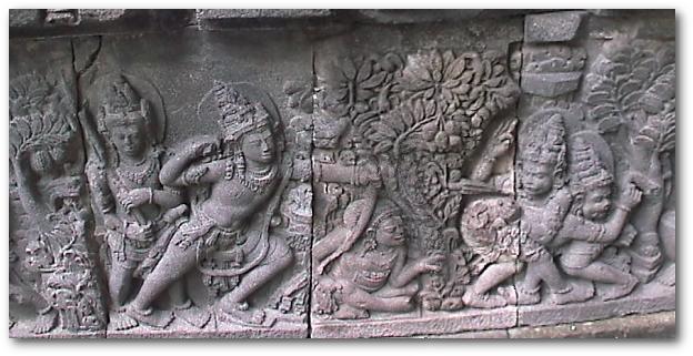 プランバナン寺院のラーマーヤナ レリーフ(17)「ラーマの助太刀」(ユネスコ世界遺産)：ジャワの寺院：インドネシア