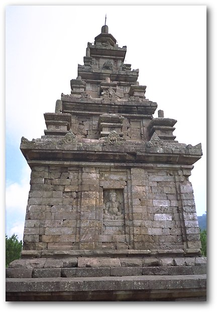 グドゥン・ソンゴ寺院(15)：ジャワの寺院(遺跡)：インドネシア