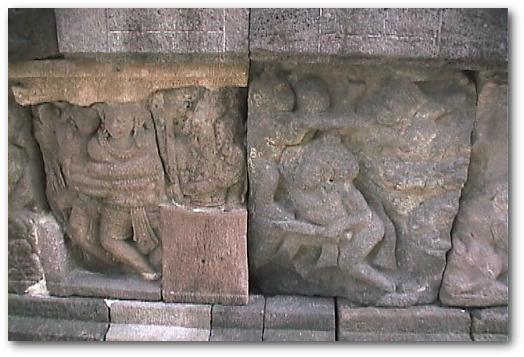プランバナン寺院のラーマーヤナ レリーフ(22)「ラーマとインドラジッドの戦い」(ユネスコ世界遺産)：ジャワの寺院：インドネシア