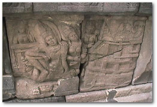 プランバナン寺院のラーマーヤナ レリーフ(28)「アヨージャに凱旋するラーマとシンタ」(ユネスコ世界遺産)：ジャワの寺院：インドネシア