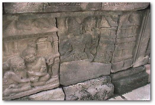 プランバナン寺院のラーマーヤナ レリーフ(29)「シンタ懐妊を疑うラーマ」(ユネスコ世界遺産)：ジャワの寺院：インドネシア