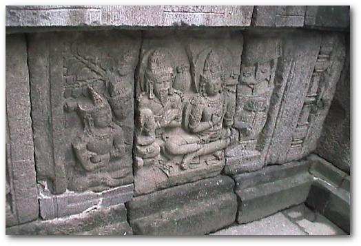 プランバナン寺院のラーマーヤナ レリーフ(32)「後悔するラーマ」(ユネスコ世界遺産)：ジャワの寺院：インドネシア