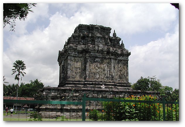 ムンドゥット寺院：ジャワの寺院(遺跡)：インドネシア