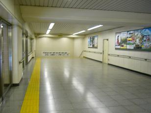 小山駅6・8番線コンコース