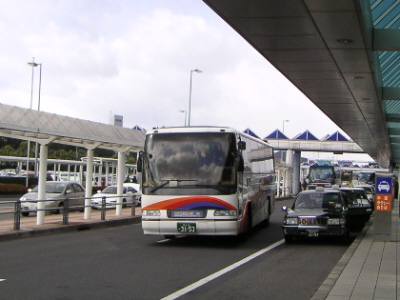 鹿児島空港に来た高速バス「きりしま」