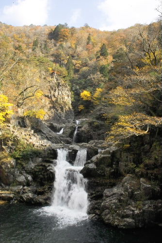 秋の三段滝