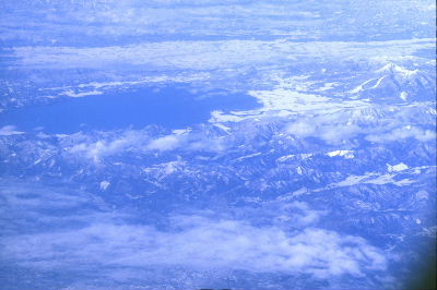 空からの猪苗代湖と磐梯山