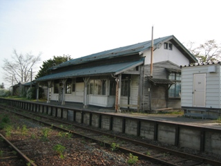 高島駅駅舎１