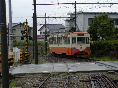 7062越ノ潟駅進入