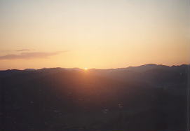 天塩山地に昇る太陽
