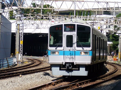 2000形 2054F@新宿〜南新宿(2005.09.20)