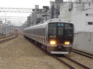 さくら夙川駅から撮影した321系車両