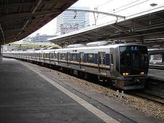 新大阪にて321系車輛