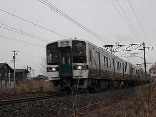 多賀城市内を走る719系車両