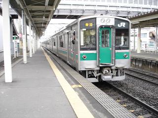 南仙台にて，701系がかなり連結されている！！