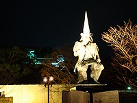 加藤清正公像と熊本城
