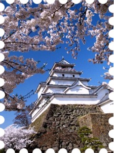 写真は鶴ヶ城と桜です。