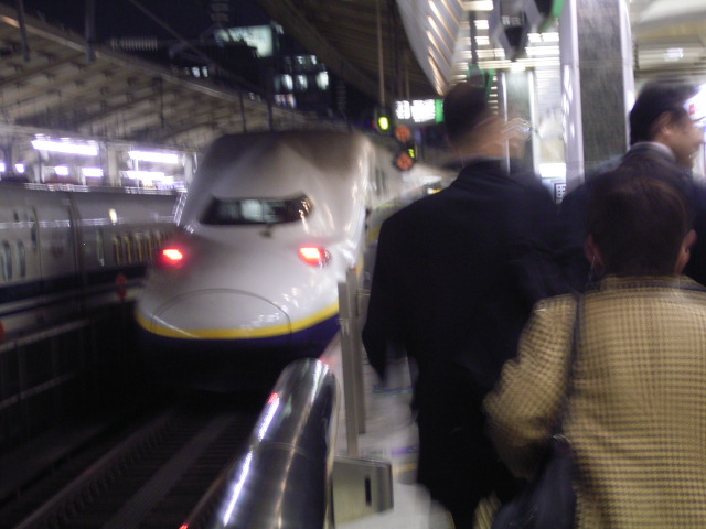 2005　東京駅ホーム　10/30