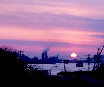 室蘭港の夜明