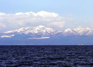 地球岬沖からの室蘭岳