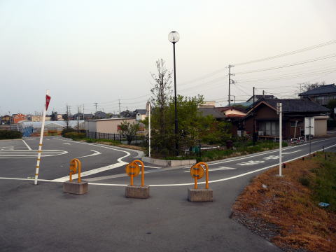 京ヶ瀬駅前