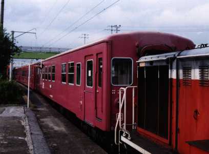 筑豊本線の赤い客車