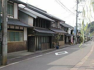 北国街道沿いの趣のある佇まい